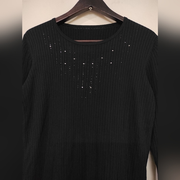 Black 3/4 Sleeve Top - Picture 10 of 15